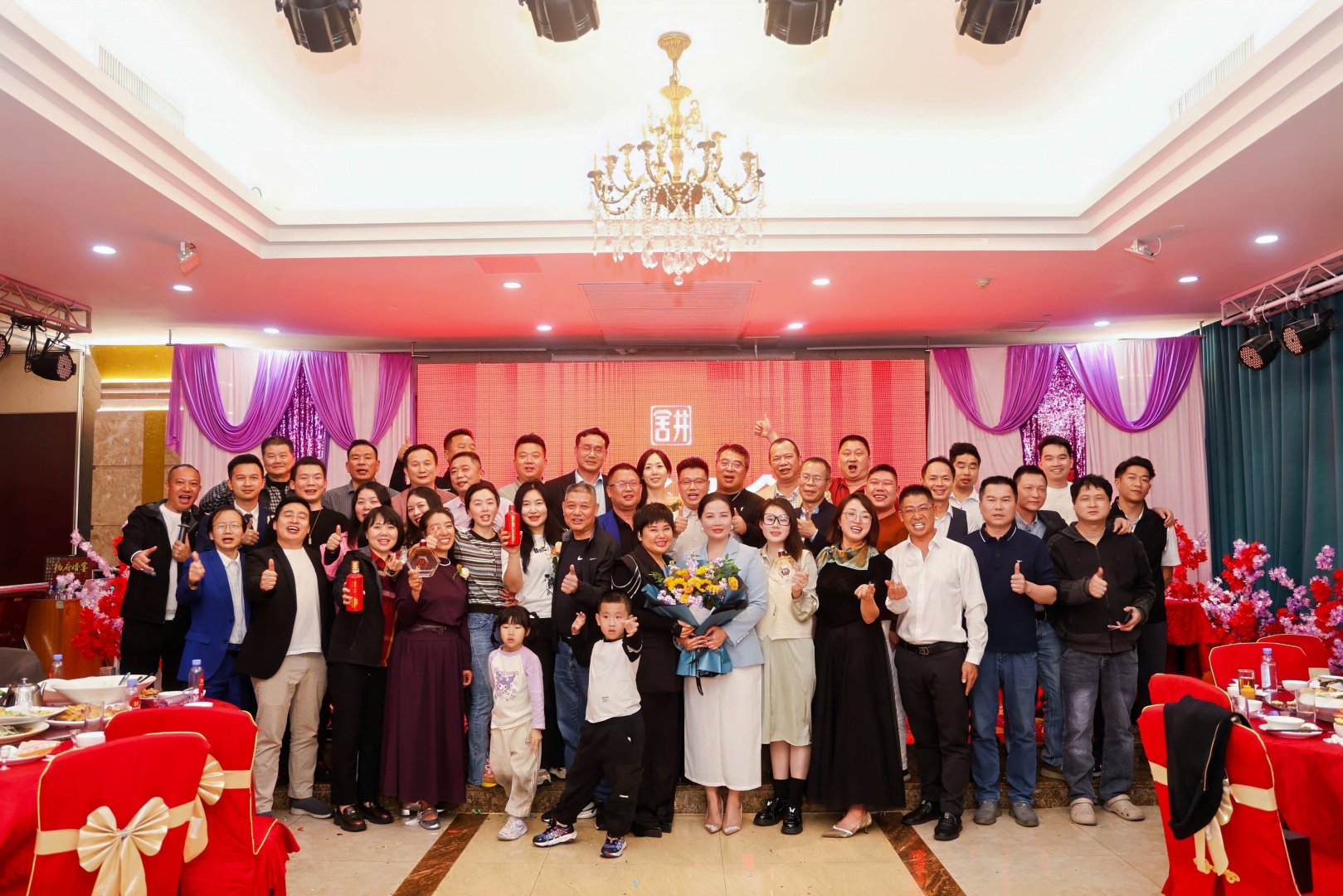 舍井喜报｜热烈祝贺深圳新生舍井酱酒馆盛大开业